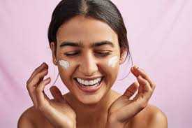 Get 2 Bundle:FaceLift Cream & Skin Clearing Serum (Save R499)