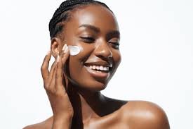 Get 2 Bundle:FaceLift Cream & Skin Clearing Serum (Save R499)